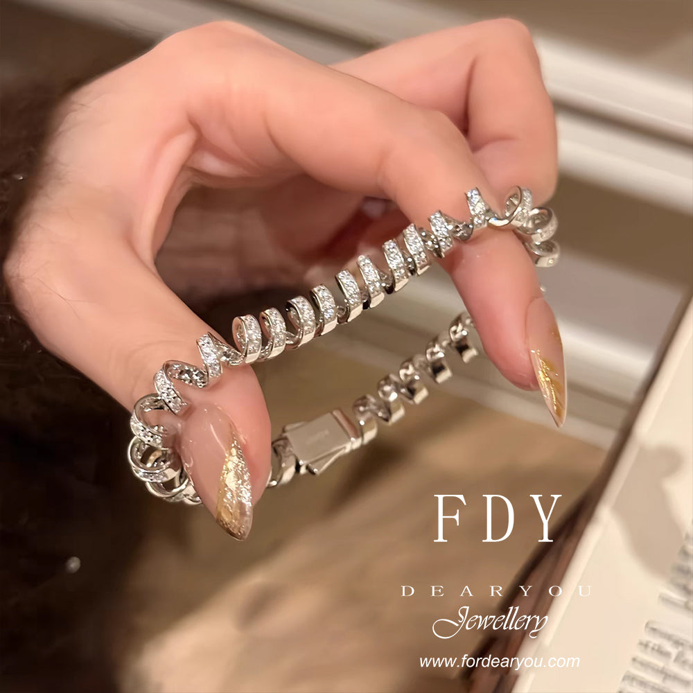 2025 New S925 Sterling Silver Diamond Luxury Phone Cable Wrapped Bracelet
