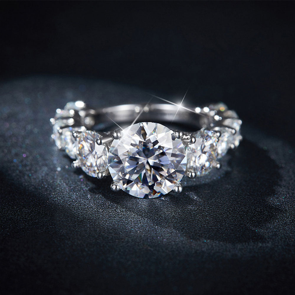 Round Cut Diamond Engagement Wedding Moissanite Ring