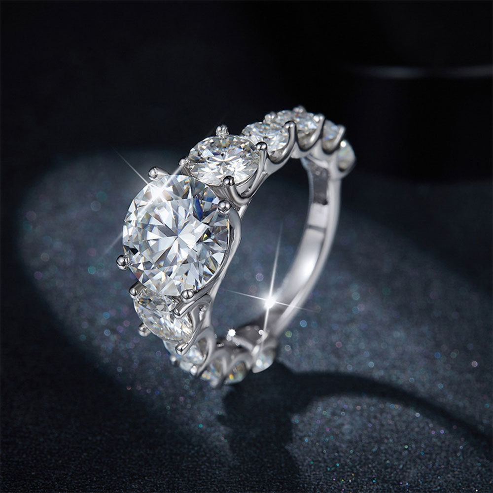 Round Cut Diamond Engagement Wedding Moissanite Ring
